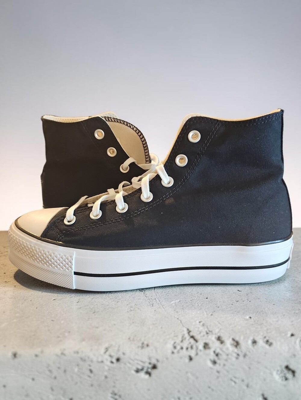 Converse Nwt Black and White Platform High Top Sneakers - Picture 4 of 6